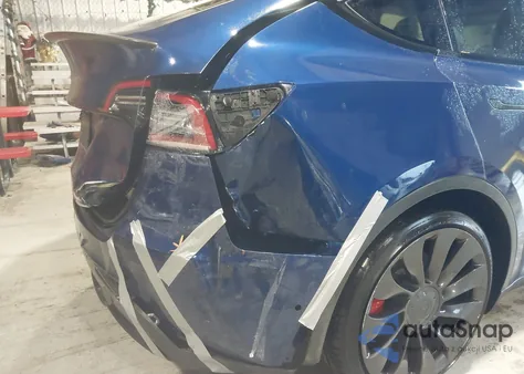 2021 Tesla Model Y Performance Dual Motor All-Wheel Drive z USA, uszkodzony, nr VIN 5YJYGDEF1MF201786